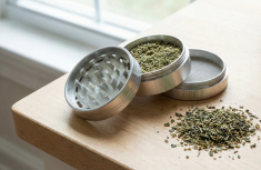 Grinder &ndash; co to takiego, do czego służy i kt&oacute;ry wybrać?